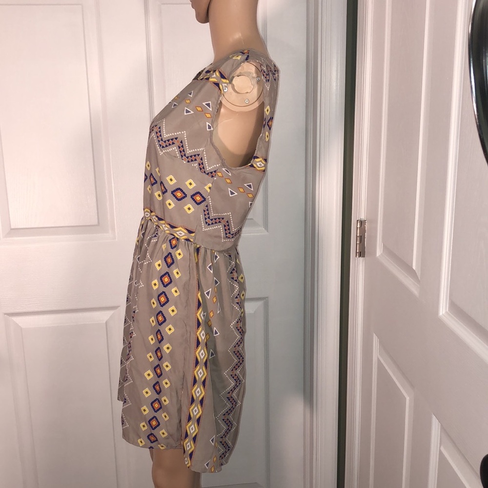 BeBop Brown Print Dress. L - Picture 3 of 6